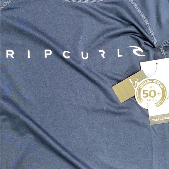 🔥 Rip Curl long sleeve Rash Guard 🔥 - Picture 3 of 6